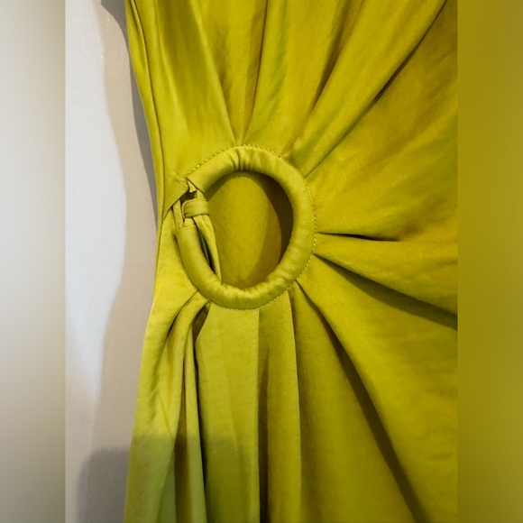 House of Harlow Keyhole Keyhole Ruched Midi Dress - Picture 3 of 8